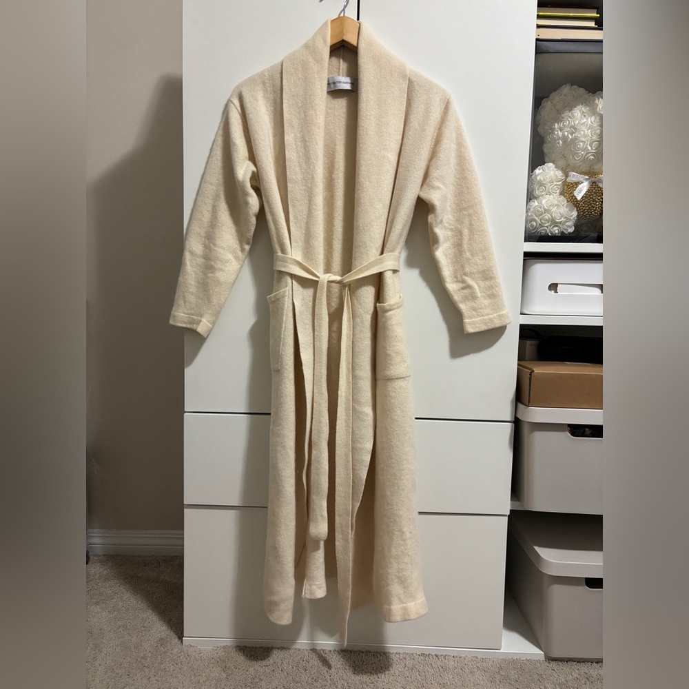 100% cashmere beautiful Cream Robe